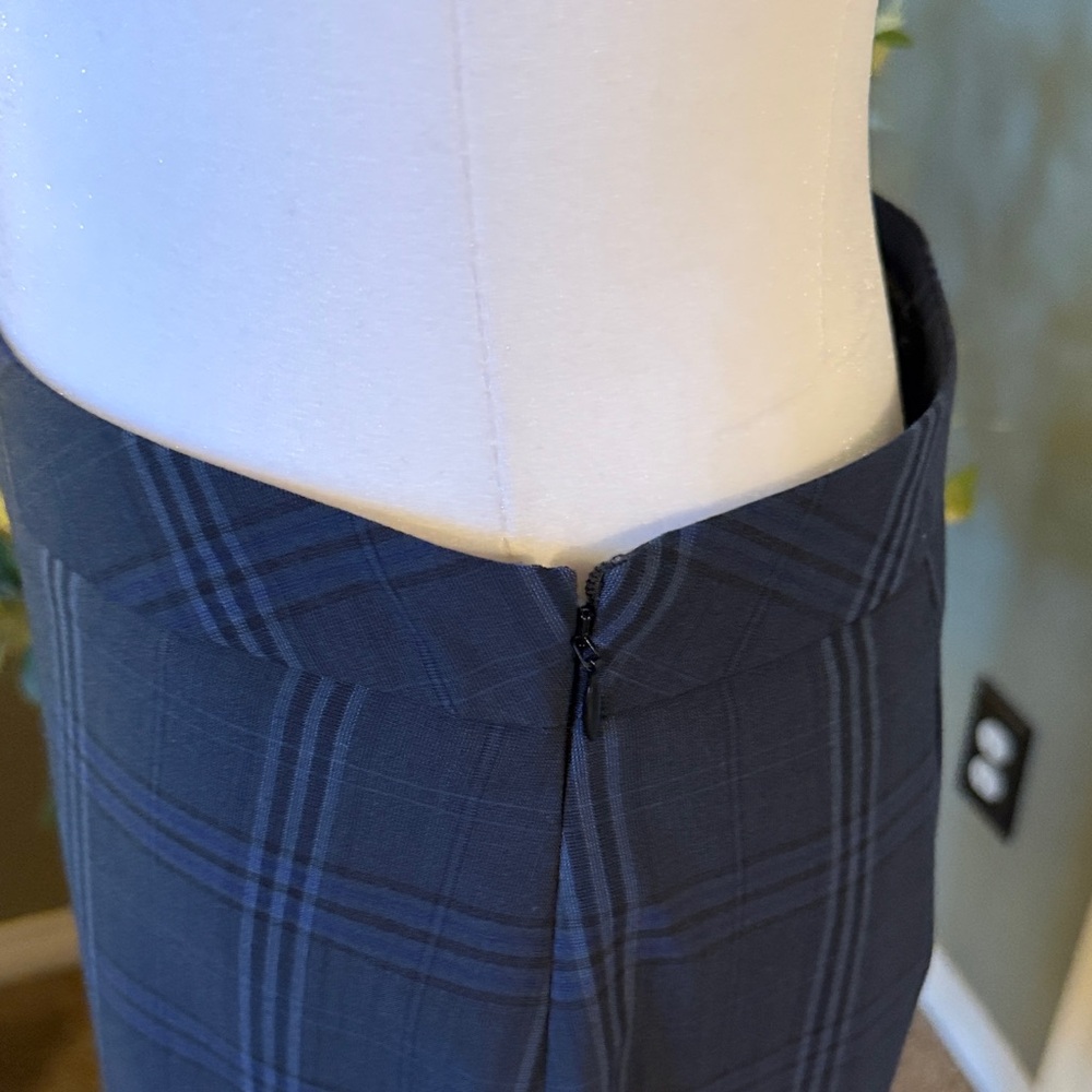 Banana Republic Navy Plaid Pencil Skirt - Picture 4 of 14